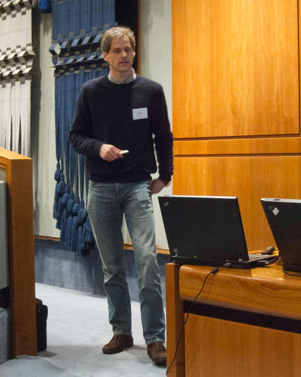 Talk by Jan Helbing (University of Zurich) on "Polarization in mid-infrared spectroscopy. Common principles for enhancing chiral, transient and 2D signals". UCP 2011